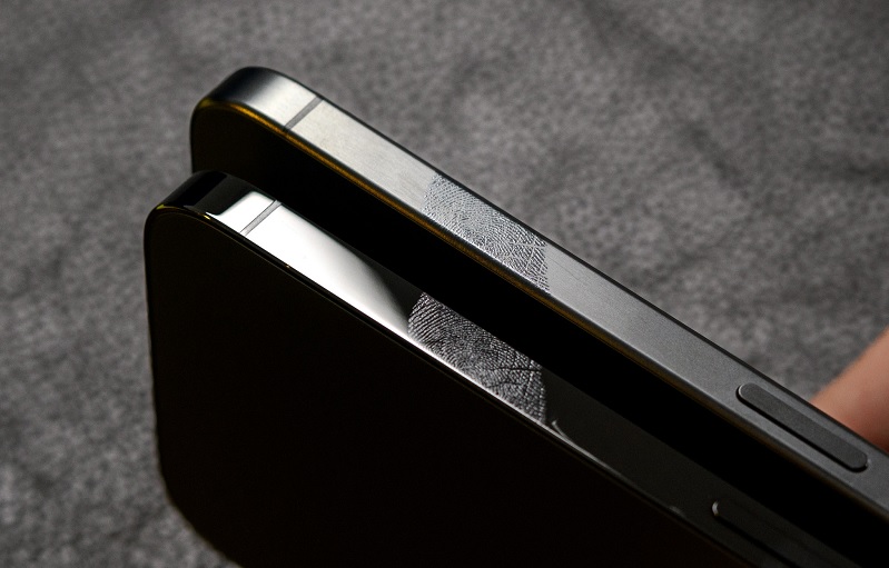 Vỏ iPhone Air, iPhone 17/ Pro/ Pro Max làm bằng gì?